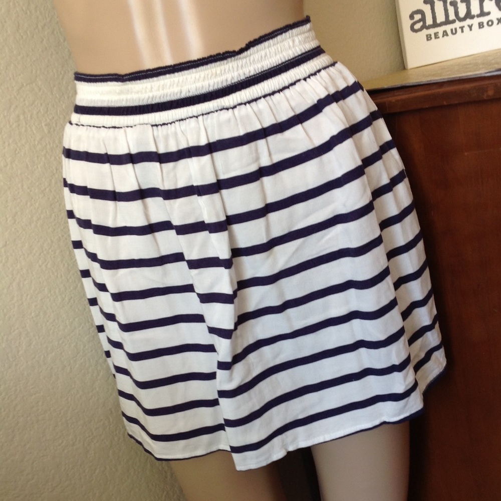 White with blue striped mini skirt I031